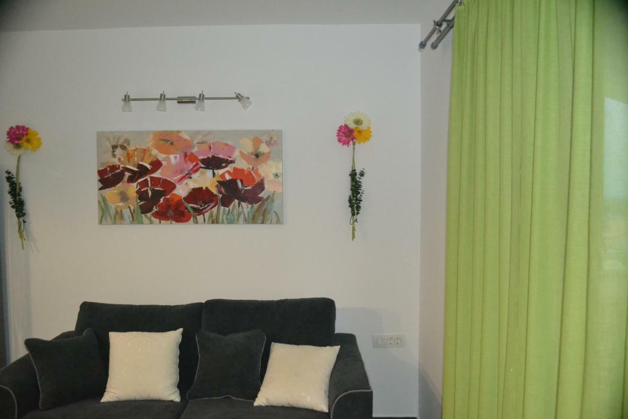 Apartman Bebe In Old Town- With Free Parking Шибеник Экстерьер фото