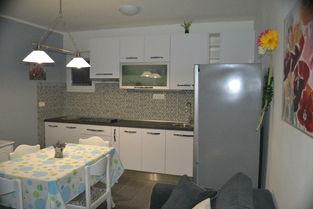 Apartman Bebe In Old Town- With Free Parking Шибеник Экстерьер фото