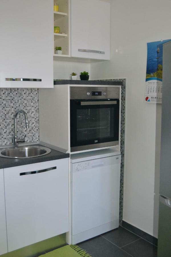 Apartman Bebe In Old Town- With Free Parking Шибеник Экстерьер фото