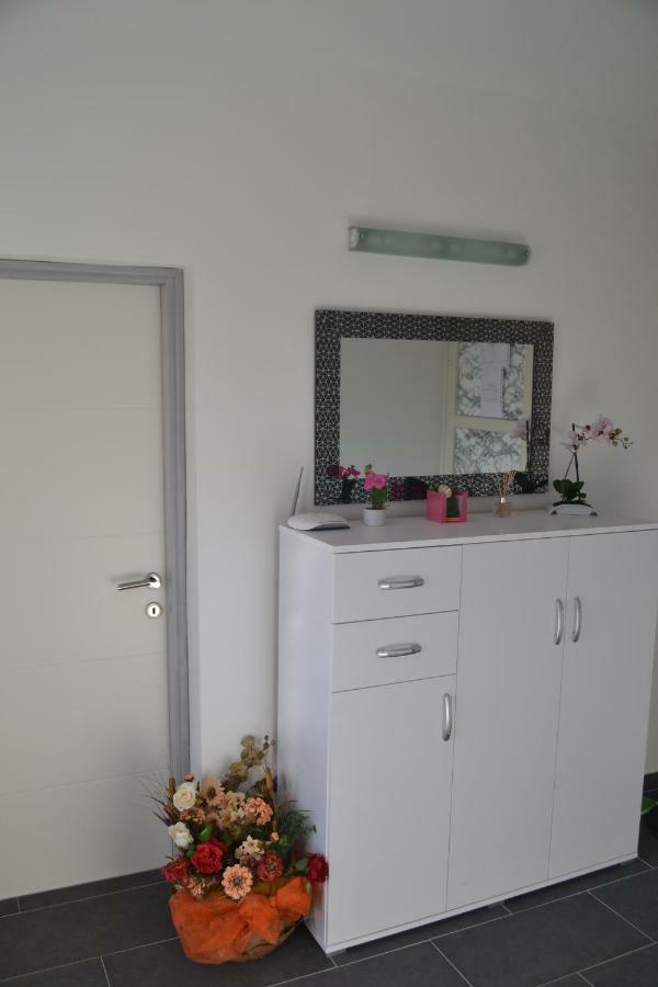 Apartman Bebe In Old Town- With Free Parking Шибеник Экстерьер фото